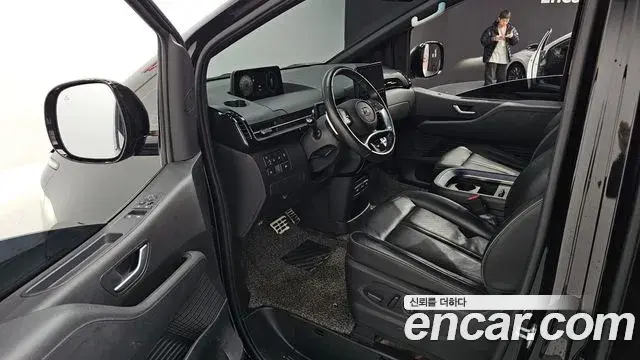 Hyundai Staria 2021 — ფოტო 9/20