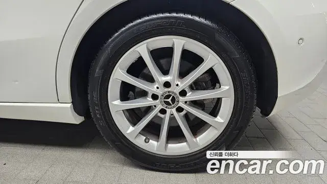 Mercedes-Benz A-Class 2020 — Фото 5/20