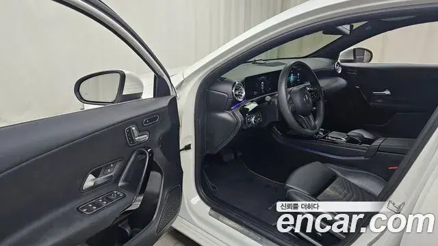 Mercedes-Benz A-Class 2020 — Фото 10/20