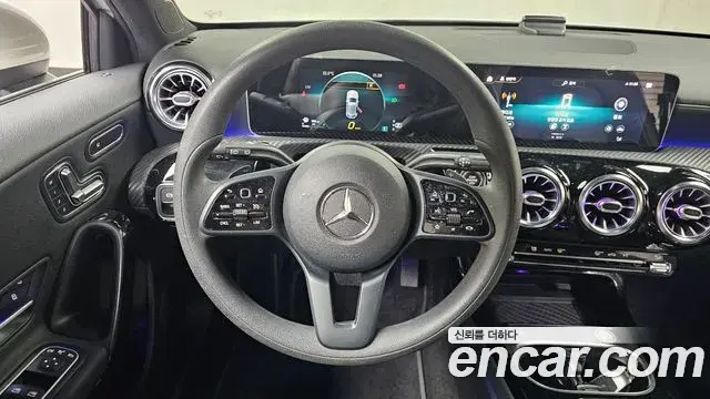 Mercedes-Benz A-Class 2020 — Фото 13/20