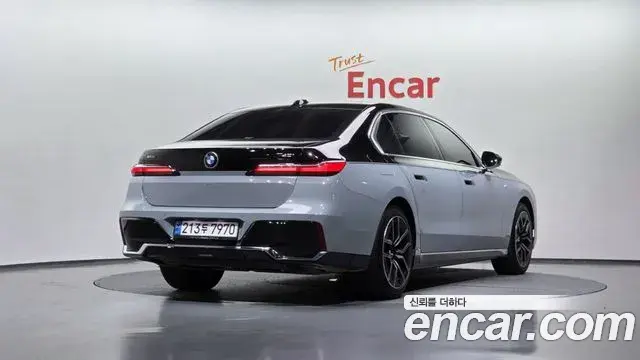 BMW 7 Series 2024 — ფოტო 17/20