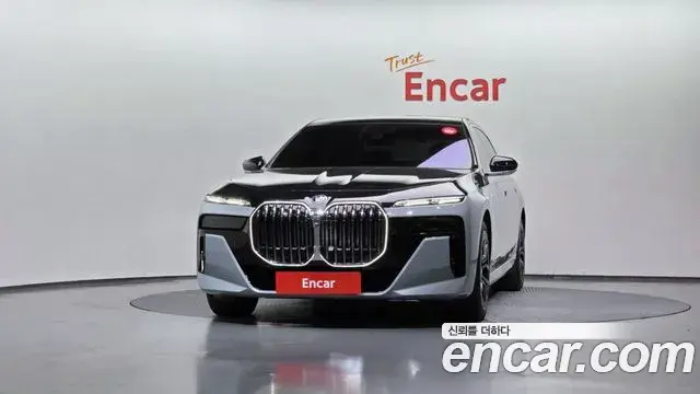 BMW 7 Series 2024 — ფოტო 10/20