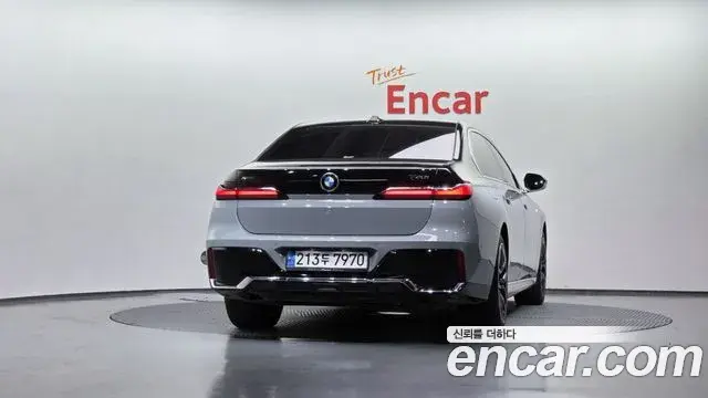 BMW 7 Series 2024 — ფოტო 7/20