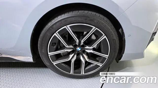 BMW 7 Series 2024 — ფოტო 18/20
