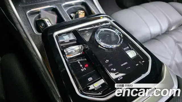 BMW 7 Series 2024 — ფოტო 4/20