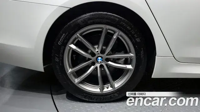 BMW 5 Series 2019 — Photo 17/20