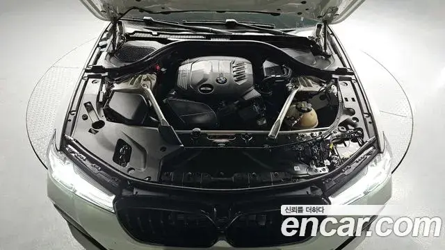 BMW 5 Series 2019 — Photo 8/20