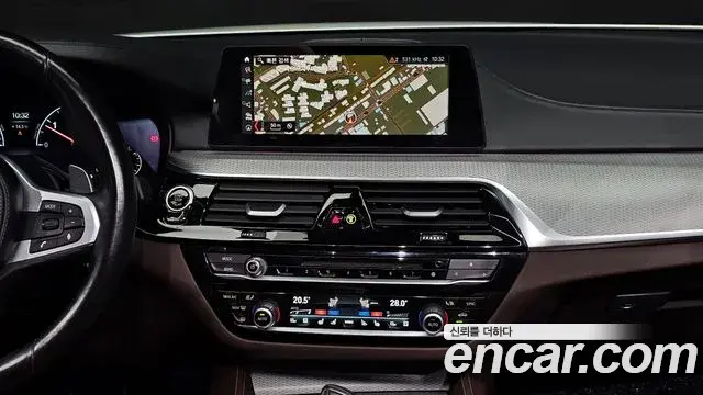 BMW 5 Series 2019 — Photo 13/20