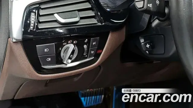 BMW 5 Series 2019 — Photo 7/20