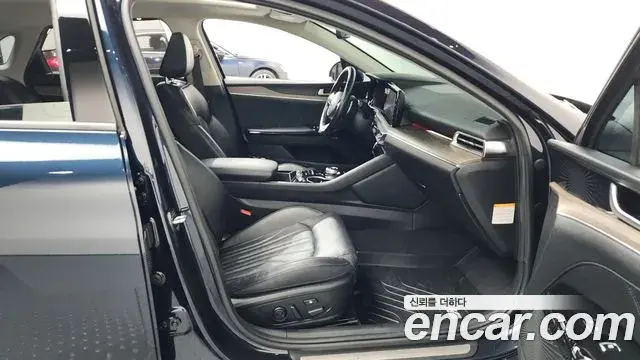 Kia K5 2020 — Şəkil 10/20