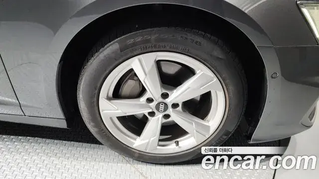 Audi A6 2021 — ფოტო 9/20
