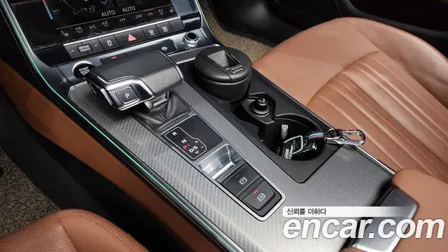 Audi A6 2021 — ფოტო 17/20