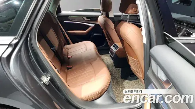 Audi A6 2021 — ფოტო 18/20