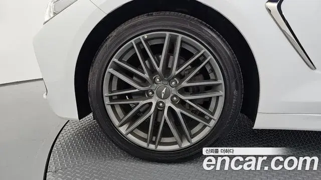 Genesis G70 2018 — ფოტო 4/20