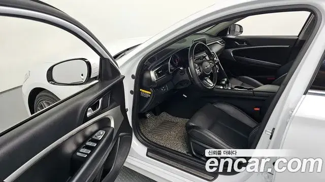 Genesis G70 2018 — ფოტო 20/20