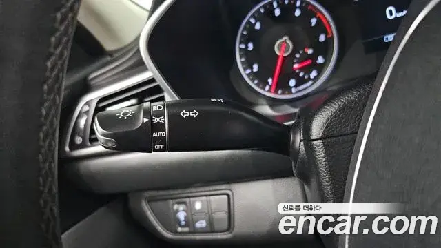 Genesis G70 2018 — ფოტო 13/20