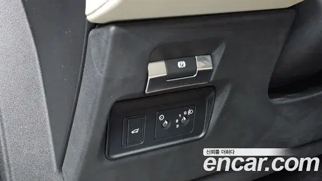 Land Rover Discovery Sport 2022 — Photo 9/20