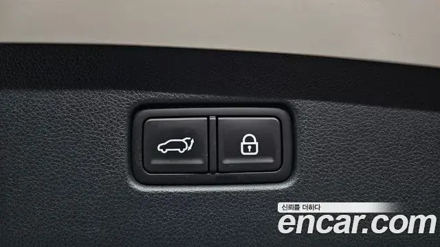 Genesis GV70 2021 — ფოტო 16/20