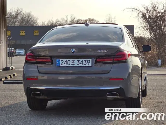 BMW 5 Series 2022 — Photo 15/20