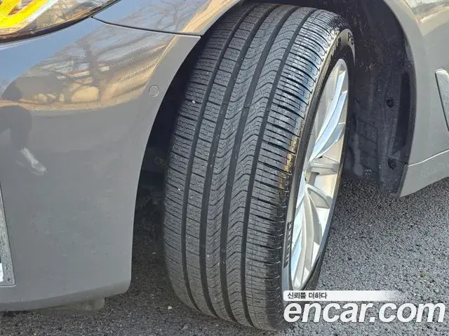 BMW 5 Series 2022 — Photo 17/20