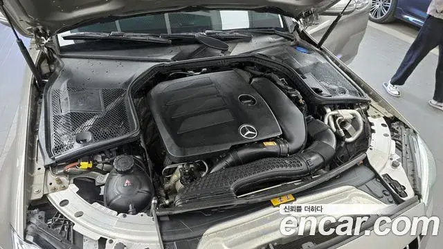 Mercedes-Benz C-Class 2020 — ფოტო 19/20