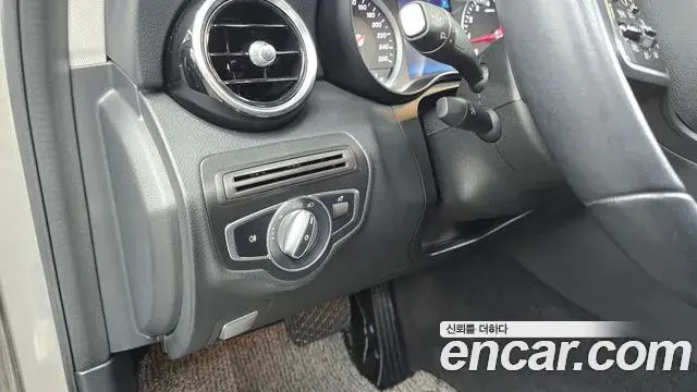 Mercedes-Benz C-Class 2020 — ფოტო 13/20