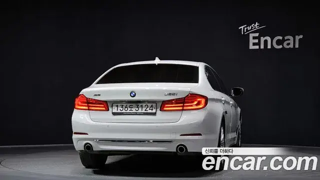 BMW 5 Series 2020 — ფოტო 10/20