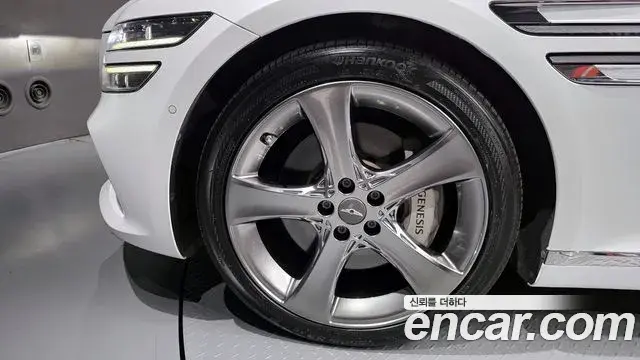 Genesis G80 2023 — Photo 13/20