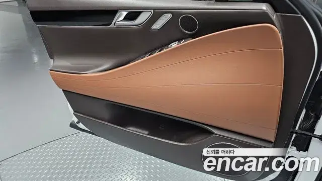 Genesis G80 2023 — Photo 19/20