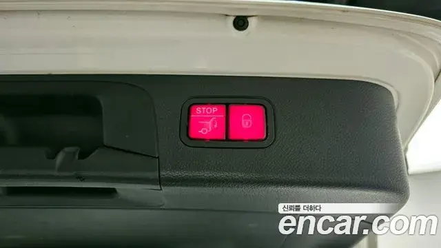 Mercedes-Benz GLC-Class 2018 — Şəkil 18/20