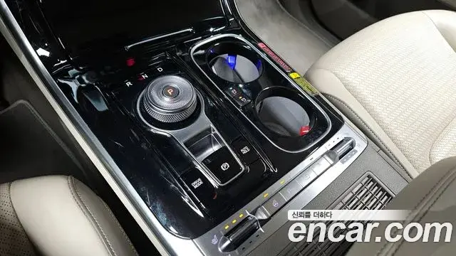 Kia Carnival 2022 — Şəkil 19/20