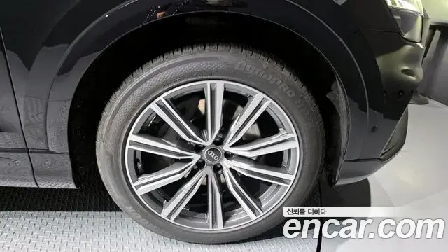 Audi Q8 2021 — Photo 5/20