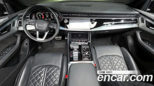 Audi Q8 2021 — Photo 3/20