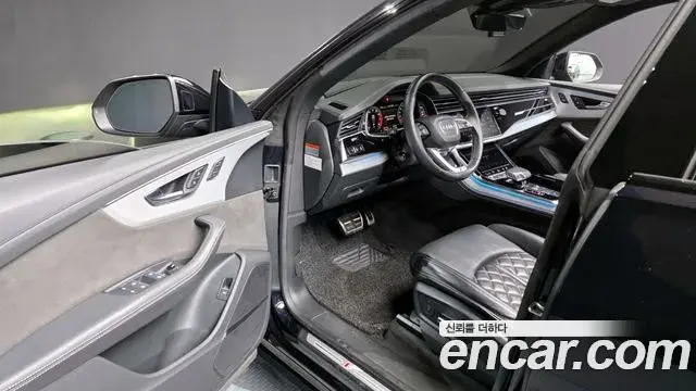 Audi Q8 2021 — Photo 7/20