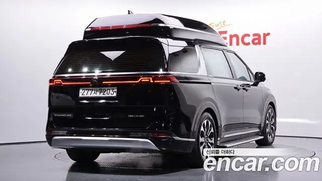Kia Carnival 2021 — Фото 1/20