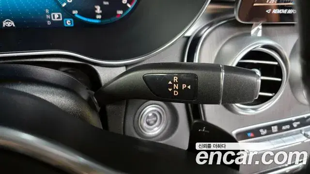 Mercedes-Benz GLC-Class 2022 — Photo 13/20