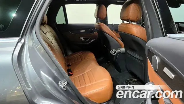 Mercedes-Benz GLC-Class 2022 — Photo 17/20