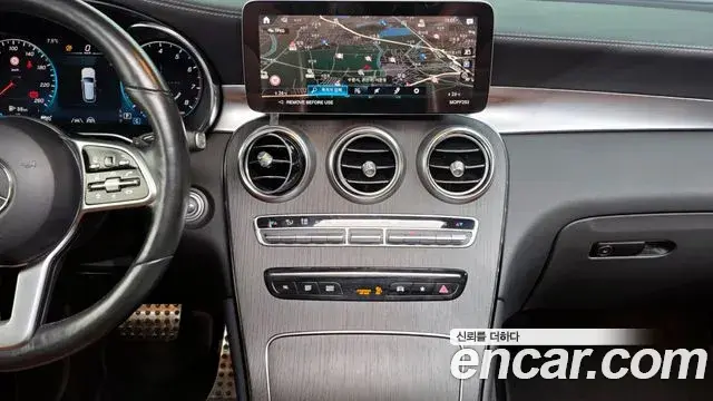 Mercedes-Benz GLC-Class 2022 — Photo 11/20