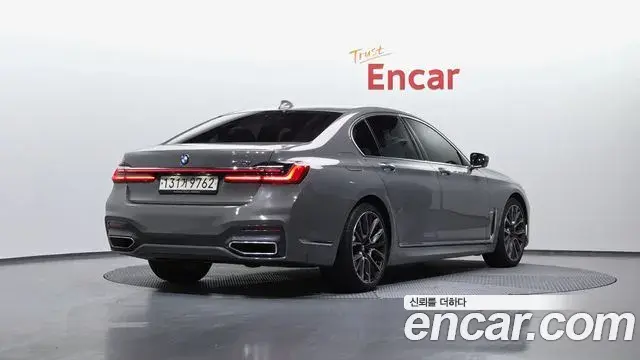 BMW 7 Series 2022 — ფოტო 5/20
