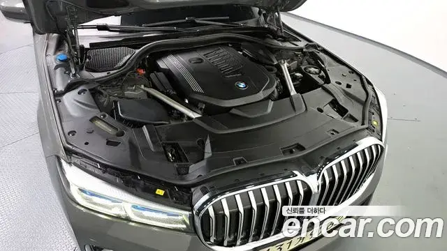 BMW 7 Series 2022 — ფოტო 20/20