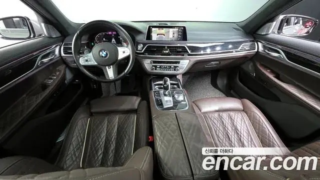 BMW 7 Series 2022 — ფოტო 15/20