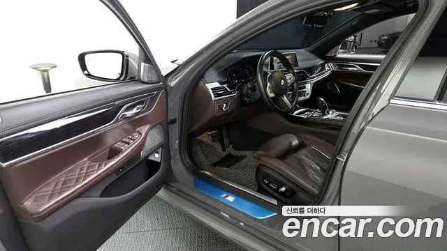 BMW 7 Series 2022 — ფოტო 12/20