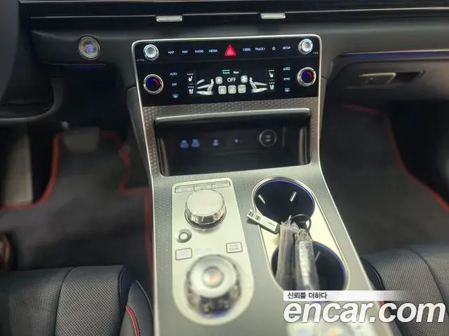 Genesis GV80 Coupe 2025 — ფოტო 16/20