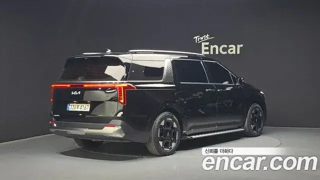 Kia Carnival 2023 — Фото 2/20