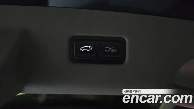 Kia Carnival 2023 — Фото 19/20