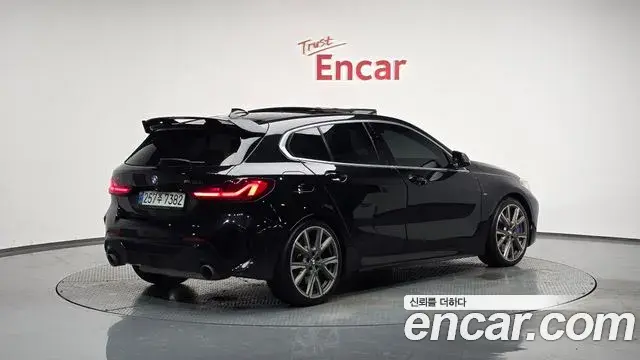 BMW 1 Series 2022 — Şəkil 18/20