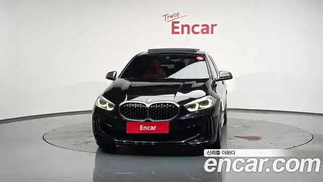 BMW 1 Series 2022 — Şəkil 19/20