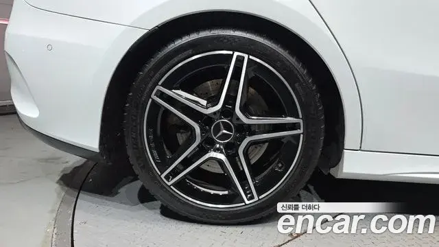 Mercedes-Benz A-Class 2021 — Photo 4/20