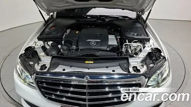 Mercedes-Benz E-Class 2018 — ფოტო 3/20