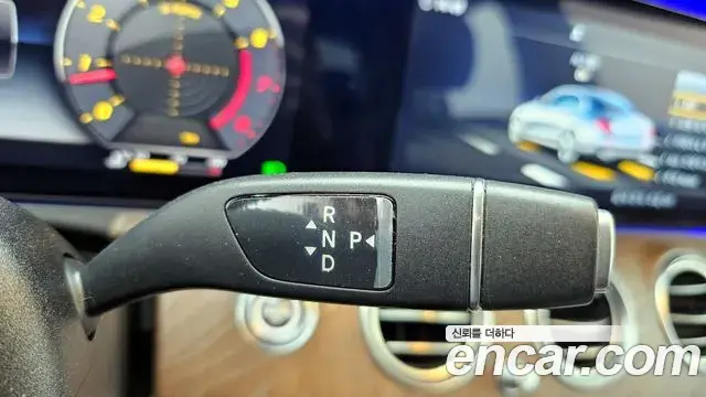 Mercedes-Benz E-Class 2018 — ფოტო 5/20